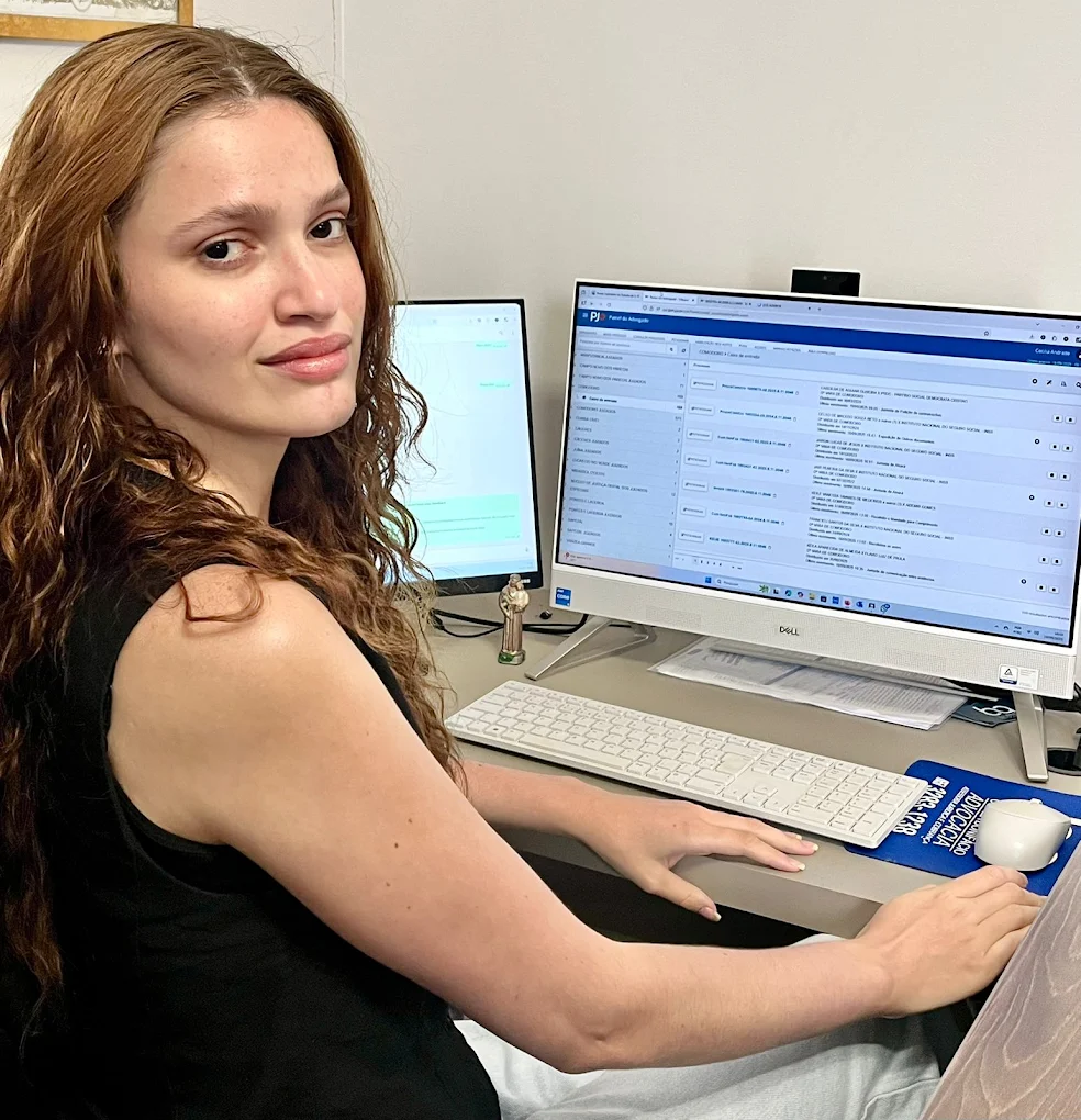 Kelly Falquetti — Assistente de perícias